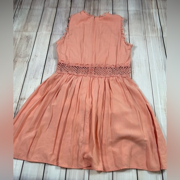 Coastal Cowgirl Promesa Peach Romper (shorts underneath) w/V Neck. Size S. - Picture 7 of 9